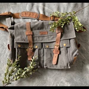 🌿Kattéé Rustic Large Messenger Bag🌿